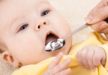 Надо ли поить младенца?