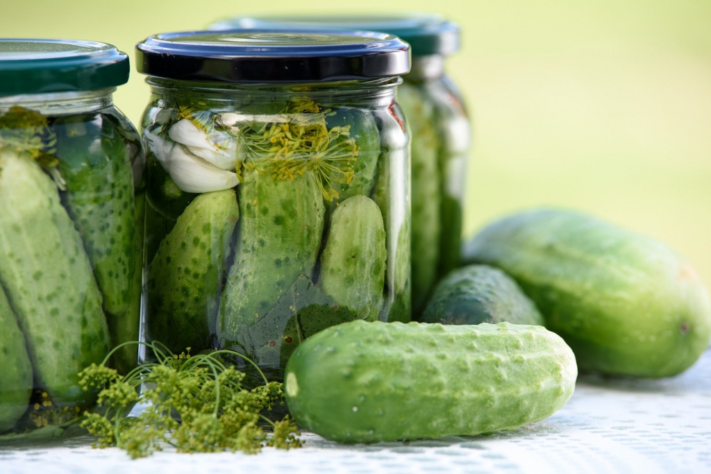 pickled-cucumbers-1520638_1920.jpg